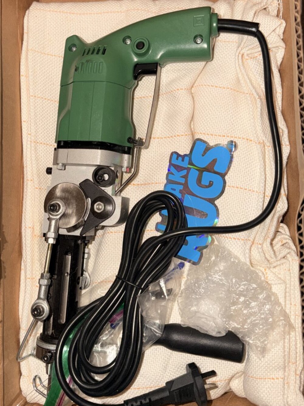 I MAKE RUGS Cut & Loop Rug Tufting Gun NEW + Fabric